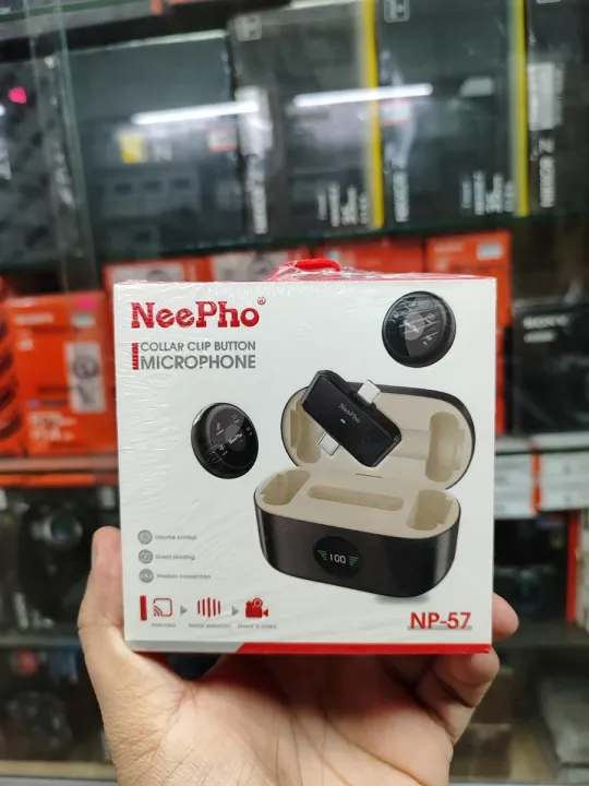 NEEPHO%20%20NP-57%20/%20NP-58%20Wireless%20Microphone%20%20With%20Magnetic%20Clip%20For%20Iphn%20And%20Type%20C%20Port%20-%20Image%202