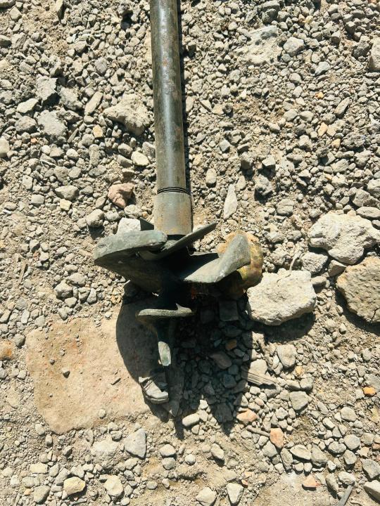 Round%20Type%20Soil%20Auger%20%E2%80%93%20High-Strength%20Drilling%20Tool%20for%20Soil%20Sampling%20and%20Analysis%20-%20Image%202