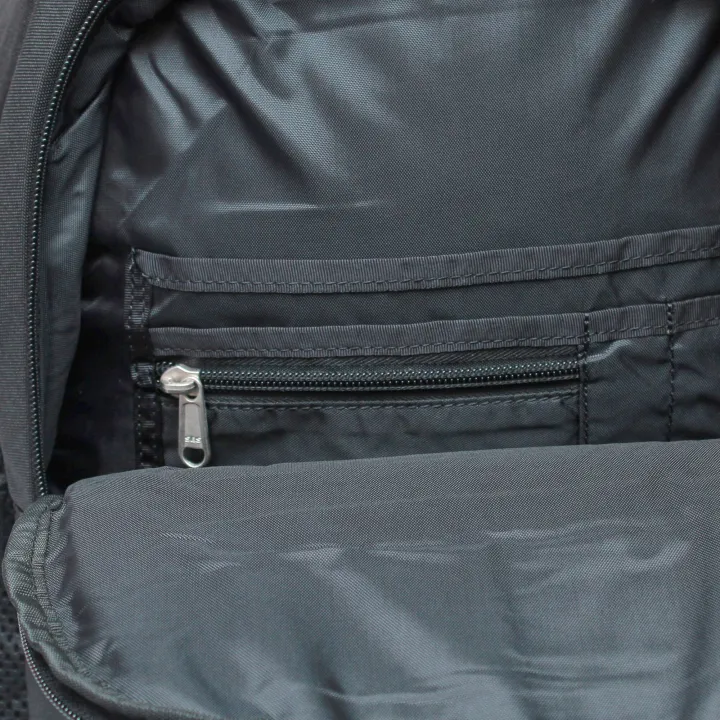 One%20Polar%20Unisex%20Black%20Color%20Polyester%20Zippered%20Vibrant,%20Stylish%20Laptop%20Bagacks%20Model%20No%20-%204632%20(Size%20-%20470*140*310mm)%20-%20Image%205