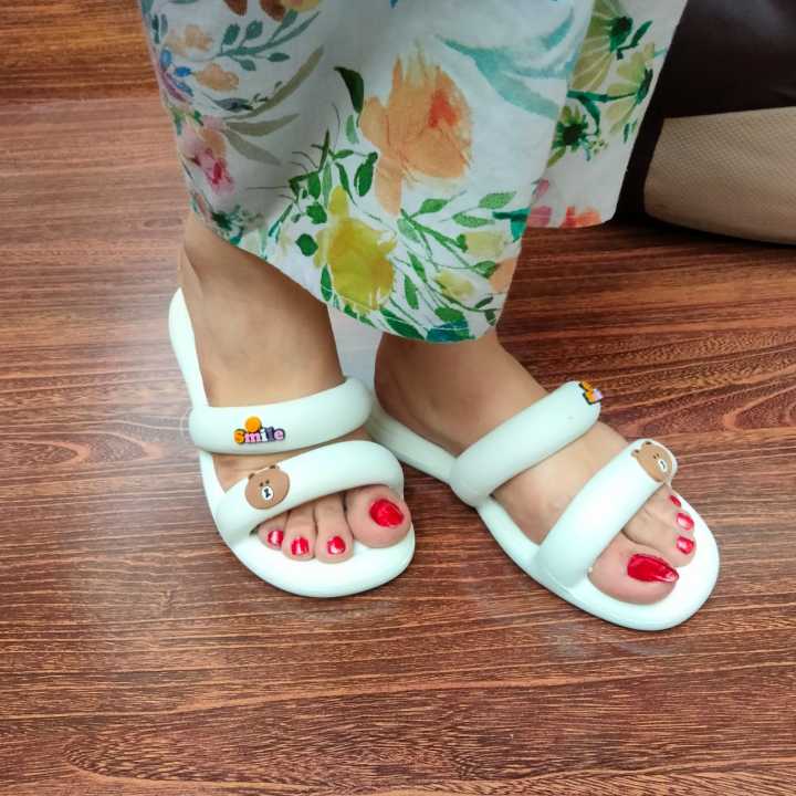 Trendy%20Deluxe%20chappal%20for%20Females,%20Latest%20design%20slippers%20for%20Women,%20Low%20price%20ladies%20chappal%20of%20Deluxe%20Shoes%20-%20Image%204