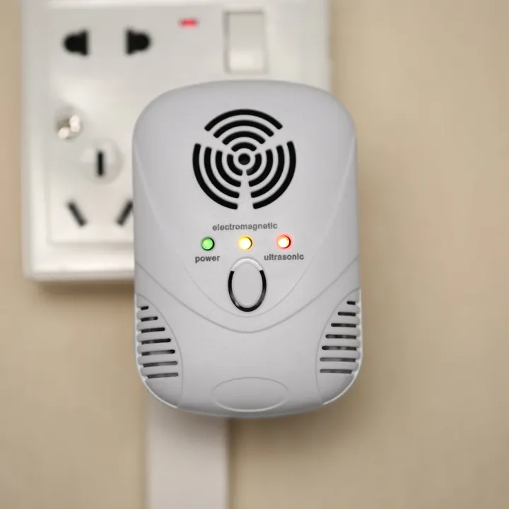 Electronic%20ultrasonic/electromagnetic%20wave%20rat%20repellent%20night%20light%20variable%20frequency%20rat%20repellent%20-%20Image%202