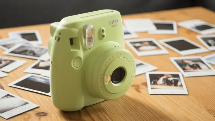Fujifilm%20Instax%20Mini%209%20Instant%20Camera(Lime%20Green)%20-%20Image%209