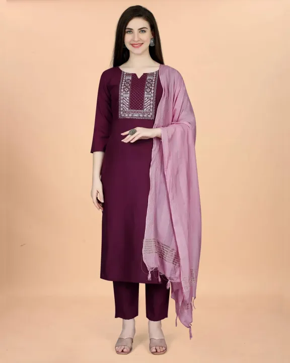 Women%E2%80%99s%20Cotton%20Blend%20Heavy%20Embroidered%20Kurta%20Set%20with%20Pant%20&%20Chanderi%20Dupatta%20By%20Sapnaaz%20Fashion%20-%20Image%202