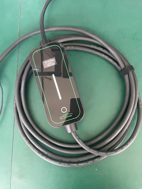 3.5%20kW%20AC%20Portable%20EV%20Charger%20-%20Image%203