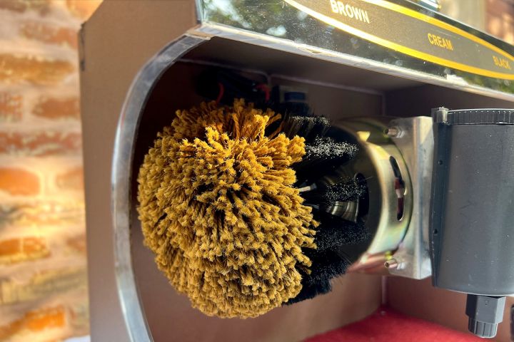 Automatic%20electric%20shoe%20shine%20machine,%20Shoe%20Polisher%20Machine%20-%20Image%205