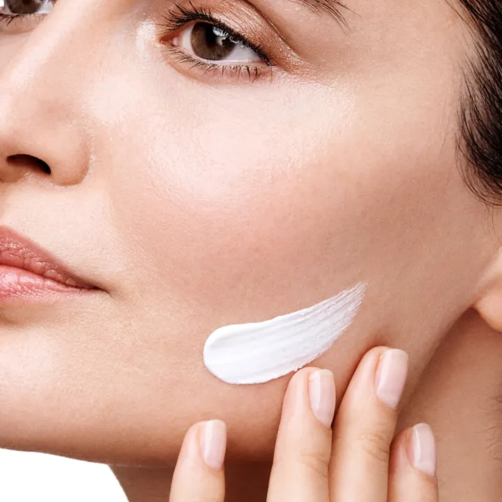 Oriflame%20Optimals%20Even%20Out%20Day%20Cream%20Spf%2020%20(42552)%20-%20Image%205