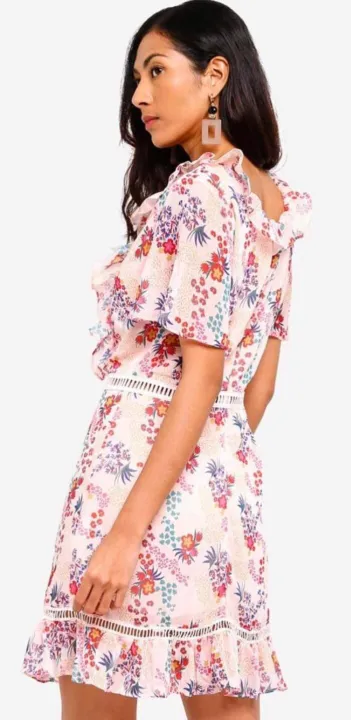 Light%20Pink%20Floral%20Dress/%20One%20Piece%20Dress%20-%20Image%204