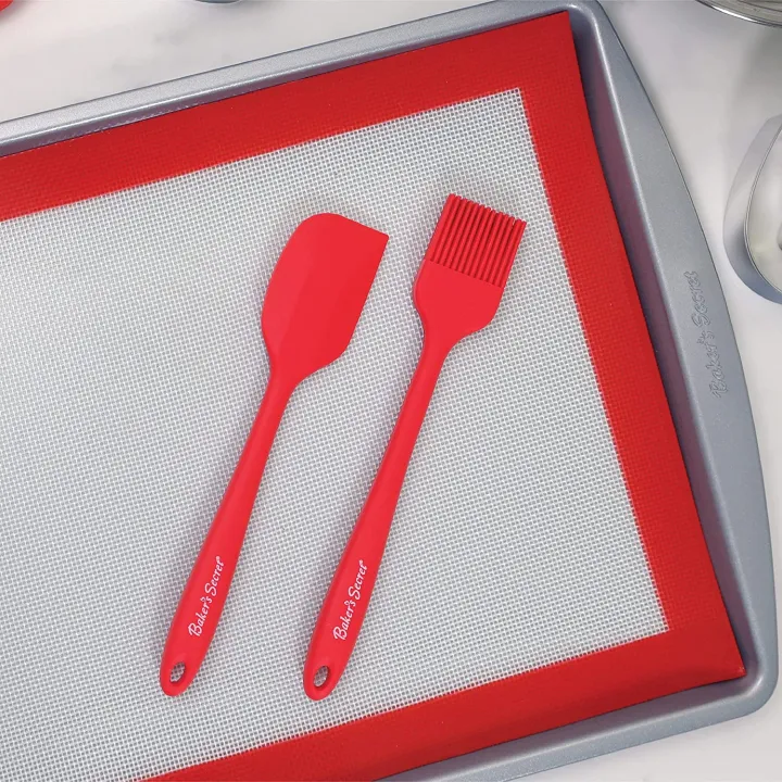 Baker's%20Secret%20-%20Large%20Non-Stick%20Silicone%20Baking%20Mat%2042cm%20x%2028cm%20Food%20Safe%20Pastry%20Mat,%20Reusable%20-%20Red%20Frame%20-%20Image%206