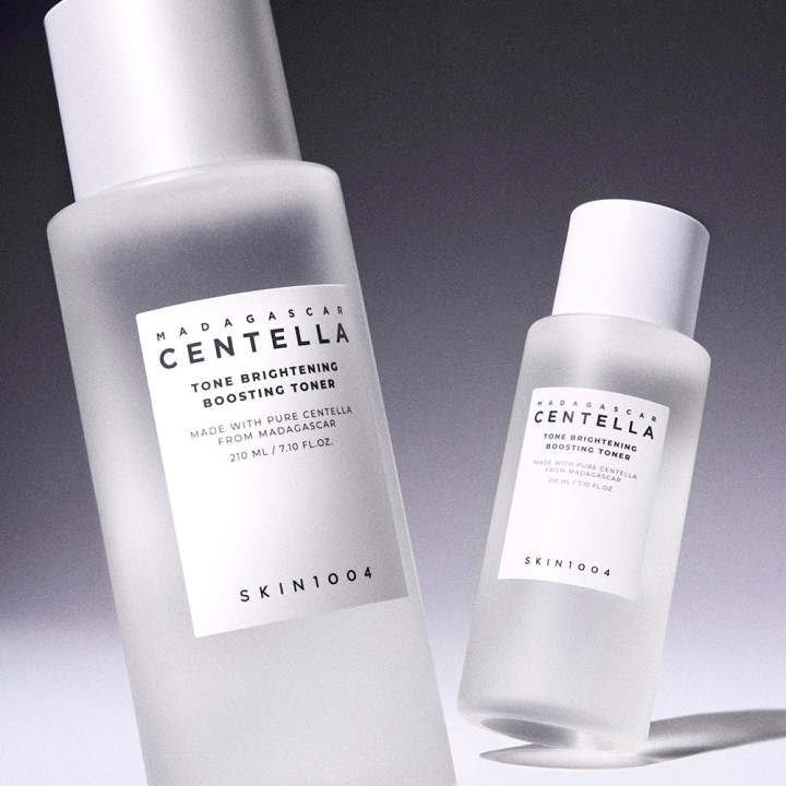 SKIN1004%20Centella%20Tone%20Brightening%20Boosting%20Toner%20210ml%20-%20Image%205