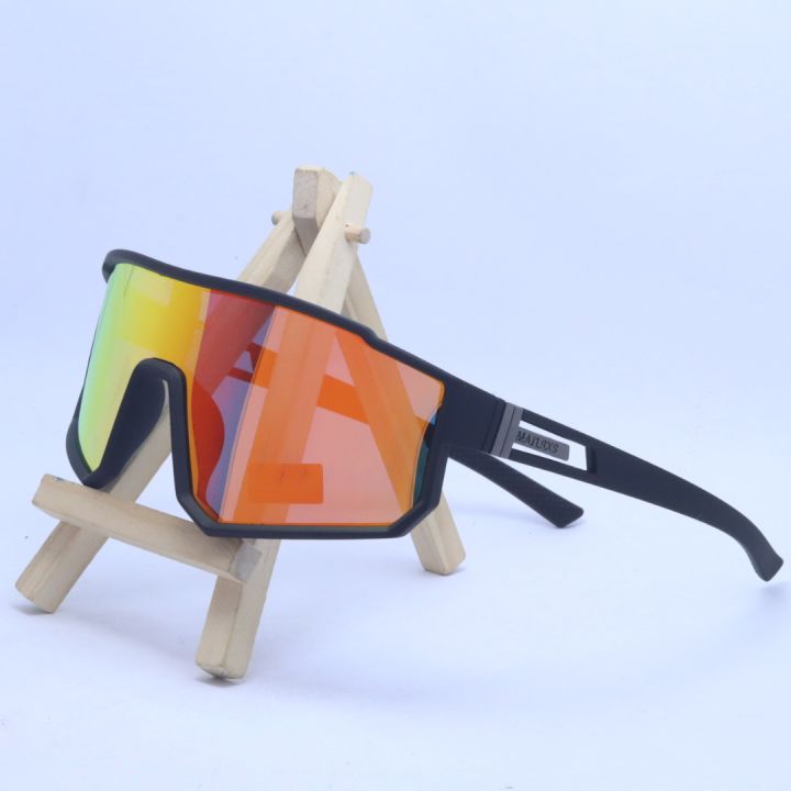 Sporty%20&%20Cycling%20Polarized%20Sunglasses%20For%20Men%20-%20Image%208
