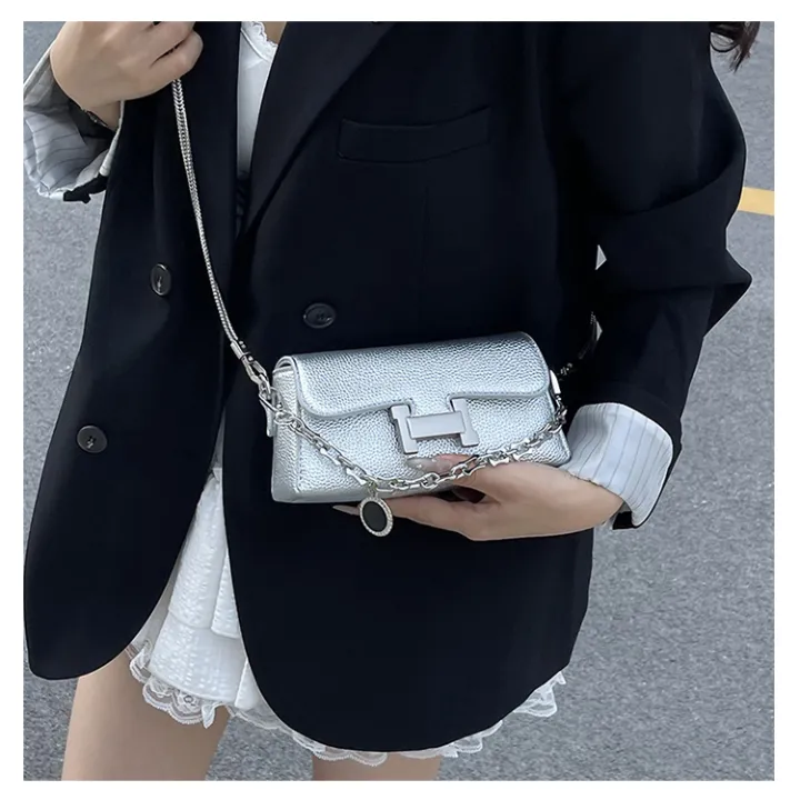 Women%E2%80%99s%20PU%20Leather%20Handbag%202607%20%7C%20Stylish%20Ladies%20Shoulder%20&%20Crossbody%20Bag%20with%20Chain%20Strap%20&%20Pendant%20%7C%20Party%20Casual%20Mini%20Bag%20for%20women%20-%20Image%204