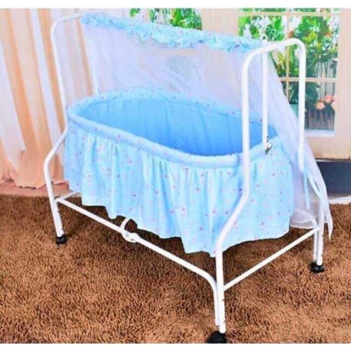 Baby Cradle, Multifunctional Infant Rocking Bed, Newborn Swing With 4 Wheels And Mosquito Net SBL207(Colour May Vary)