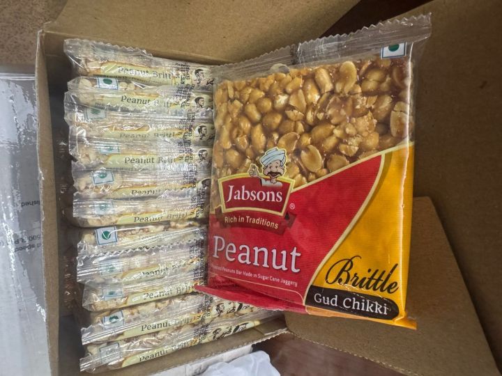Jabsons%20Foods%20Peanut%20Brittle%20(Chikki)%20100g%20Pack%20of%202%20%E2%80%93%20Crunchy%20Gud%20&%20Peanut%20Sweet%20%7C%20Value%20Combo%20-%20Image%205