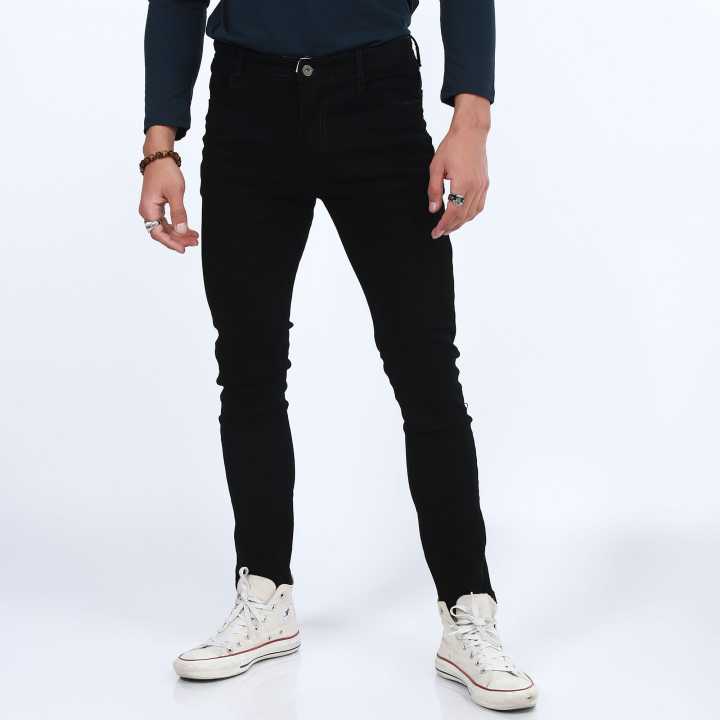 New Jeans Pant For Men In Black Color