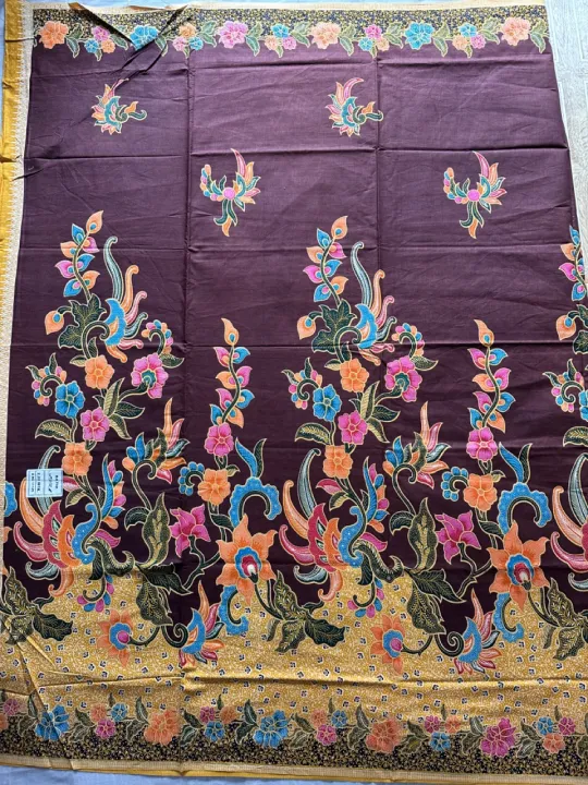 Cotton%20Print%20Lungi%20for%20Girls%20-%20Floral%20Batik%20Style%20Design%20(Extra%20Wide)%20-%20Image%203