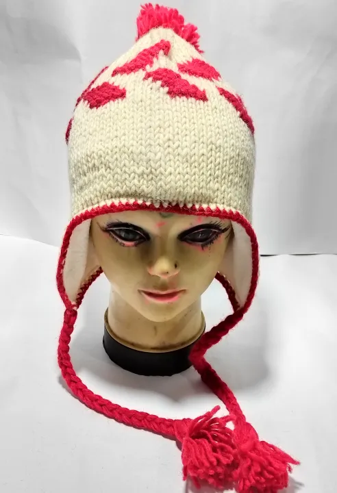 White%20Woolen%20Ear%20Flap%20Topi/Hat%20With%20Red%20Linning%20&%20Design%20-%20Image%203