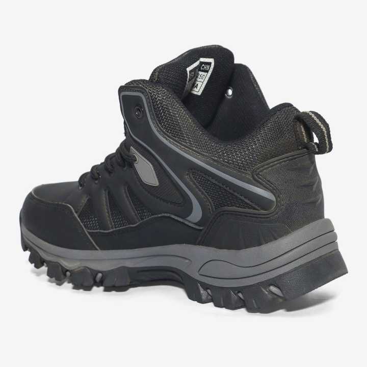 Black%20Trekking%20Shoes%20For%20Men%20-%20Image%204