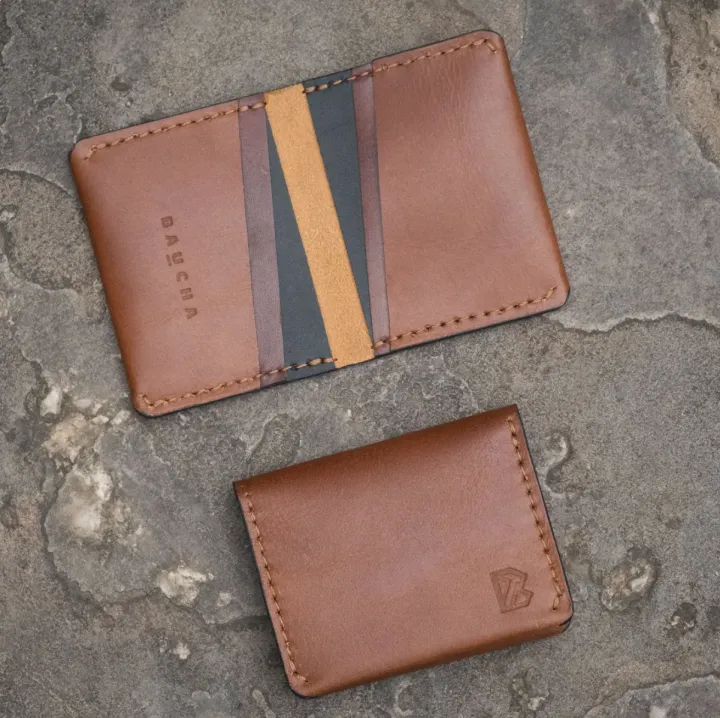 Baucha%20%7C%20Flamboyant%20Card%20Holder%20%7C%20Unisex%20Design%20%7C%20Handcrafted%20with%20Original%20Leather%20-%20Image%204