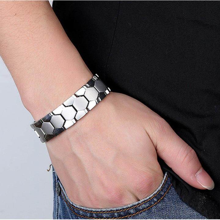 Womens%20Titanium%20Bracelet%20Energy%20Stones%20Magnetic%20Therapy%20Bracelet%20with%20Far%20Infrared%20Ray%20-%20Image%203