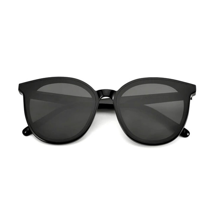 Black%20Glass%20Korean%20Sunglasses%20for%20Women%20-%20Stylish%20Eyewear%20with%20CR-39%20Lenses%20and%20UV400%20Protection%20-%20Women's%20Sunglasses%20%7C%20-%20Image%203