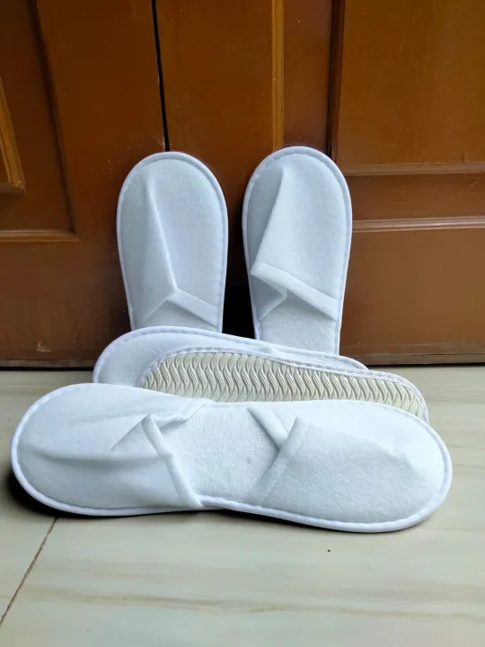 Disposable%20House%20Slippers%20for%20Guests%20/%20Room%20Slippers%20PACK%20OF%2010%20-%20Image%204
