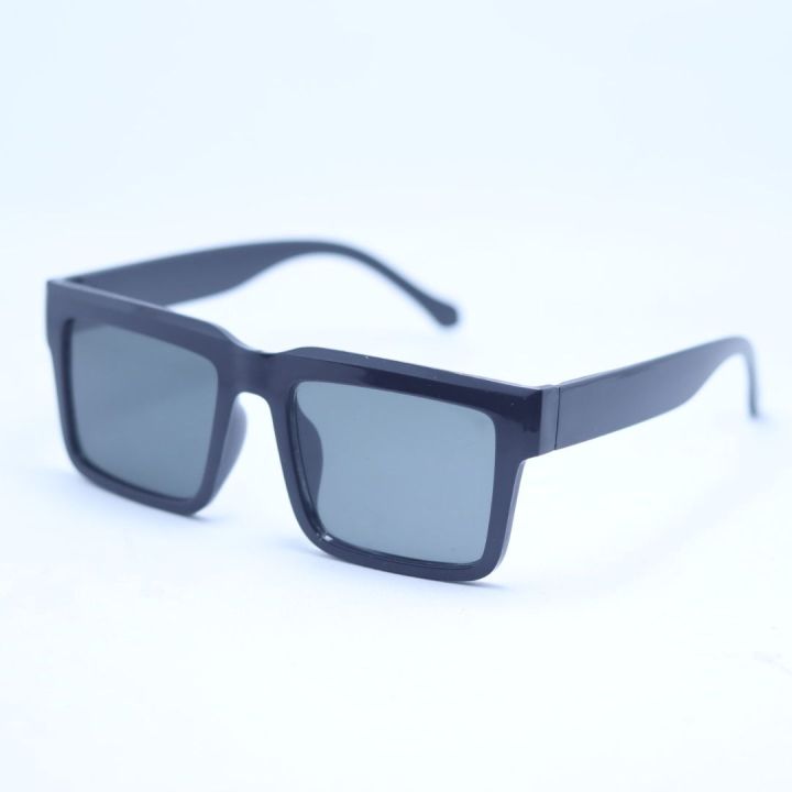Square%20Black%20Sunglasses%20For%20Men%20-%20Image%202
