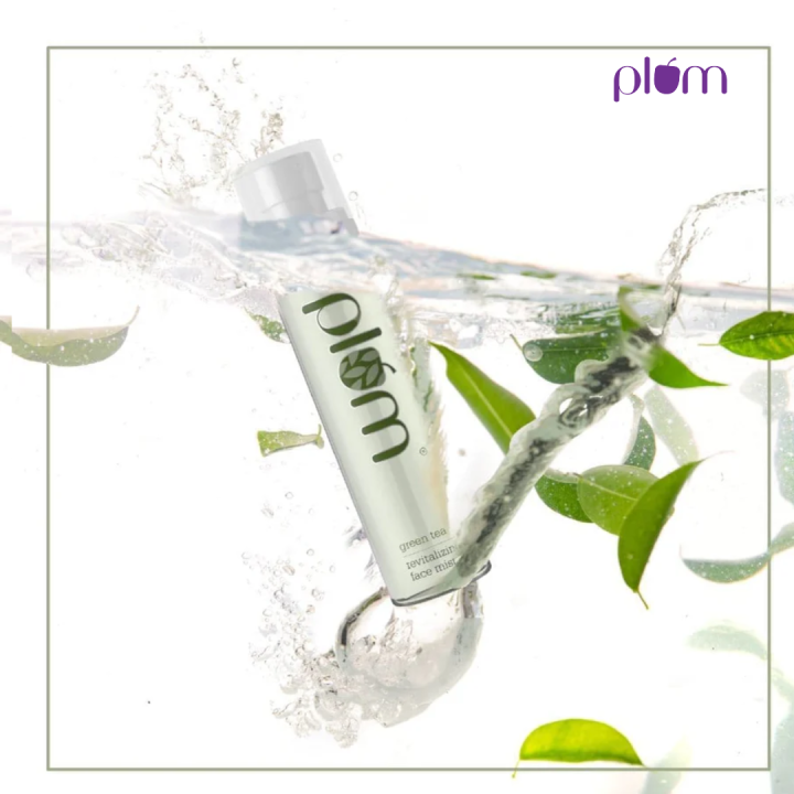 Plum%20Goodness%20Green%20Tea%20Revitalizing%20Face%20Mist%20-%20Image%202