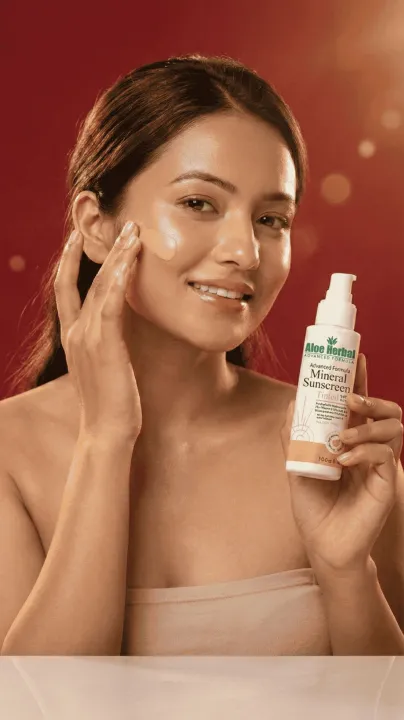 Aloe%20Herbal%20Mineral%20Tinted%20Sunscreen%20SPF%2050+++%20-%20Image%205