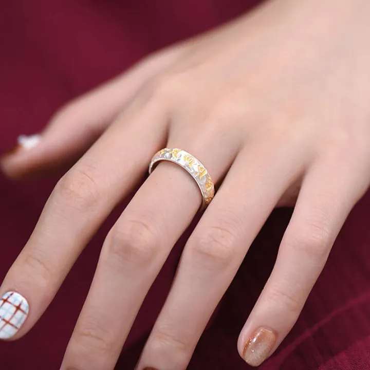 Chiba%20Taiyin%20Gold-Plated%20Six-Word%20Mantra%20for%20Men%20Women,%20Fashionable%20and%20Versatile%20National%20Style%20Hammered%20Adjustable%20Ring%20Gift%20-%20Image%204