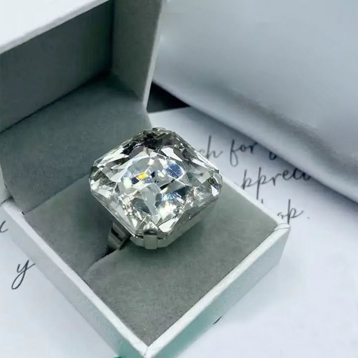 Creative%20Gift%20Square%20Shape%20Square%20Rhinestone%20Ring%20Rhinestone%20Crystal%20Large%20Size%20Vintage%20Wedding%20Ring%20Adjustable%20Size%20Exaggerated%20Giant%20Adjustable%20Crystal%20Ring%20-%20Image%203
