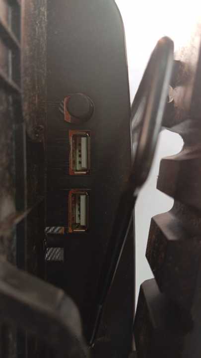 LAPTOP%20COOLING%20FAN%20PAD%20SINGLE%20FAN%20ERGOSTAND%20HEIGHT%20ADJUSTABLE%20COLOUR%20FAN%20COLOUR%20CHANGING%20AUTOMATICALLY%20-%20Image%203