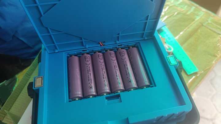 400W%20Portable%20LED%20Work%20Solar%20Light%2012000mAh%2010000%20LM%20with%20Stepless%20Brightness%20Job%20Site%20Battery%20Rechargeable%20LED%20Floor%20Light%20for%20Emergency%20Worklight%20-%20Image%207