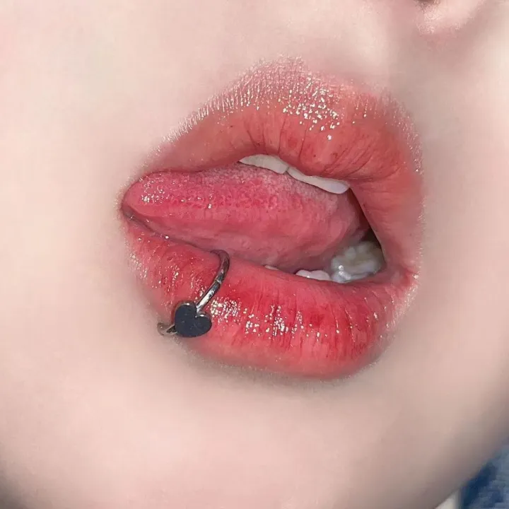 2023%20Fashion%20Y2K%20Style%20Heart%20Lip%20Nail%20Creative%20Crystal%20Piercing%20Jewelry%20Mini%20All-match%20Snake%20Lip%20Ring%20Women%20Men%20Cross%20Lip%20Nail%20-%20Image%204