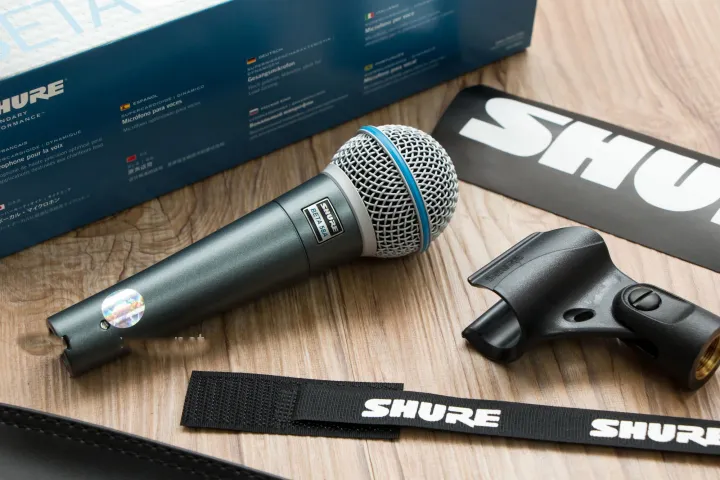 BETA%2058A%20Supercardioid%20Dynamic%20Vocal%20Microphone%20-%20Image%203