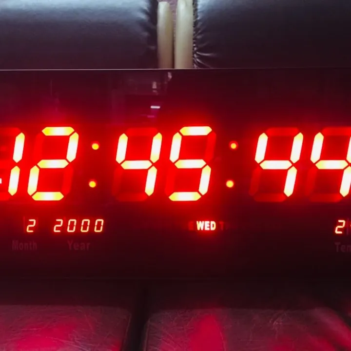 18.9-Inch%20Oversized%20LED%20Digital%20Wall%20Clock%20Large%20Display%20With%20Indoor%20Temperature%20Date%20And%20Day%20Electric%20Wall%20Clock/Calendar%20Timer%20Home%20D%C3%A9cor%20JH4600%20-%20Image%204