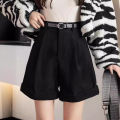 Corduroy shorts women's autumn winter 2024 new high-waisted slim black casual a-line shorts to wear wide-leg boots and pants. 