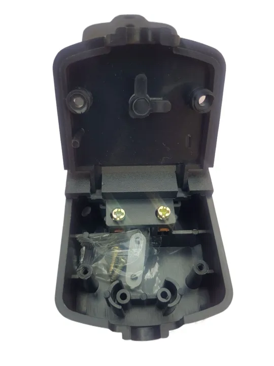 3%20Meters%20Wire%204%20Port%20Heavy%20Duty%20Power%20Electric%20Multiplug%20Extension%20Board%20Black%20SXA-036%20-%20Image%204