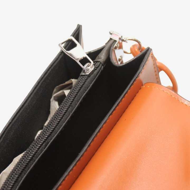 Brown%20Color%20Jing%20&%20Pin%20Cross%20Body%20Design%20Bag%20For%20Women%20-%20Image%205