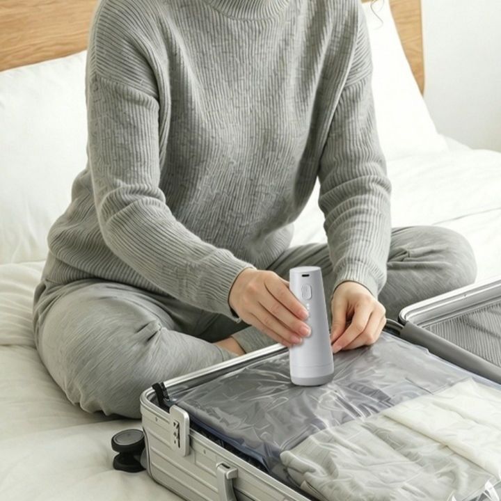 Compact%20Cordless%20Electric%20Vacuum%20Pump%20Low%20Noise%20Rechargeable%20Vacuum%20Bag%20Pump%20Mini%20Lightweight%20Vacuum%20Sealing%20Pump%20Luggage%20Carry-on%20-%20Image%206