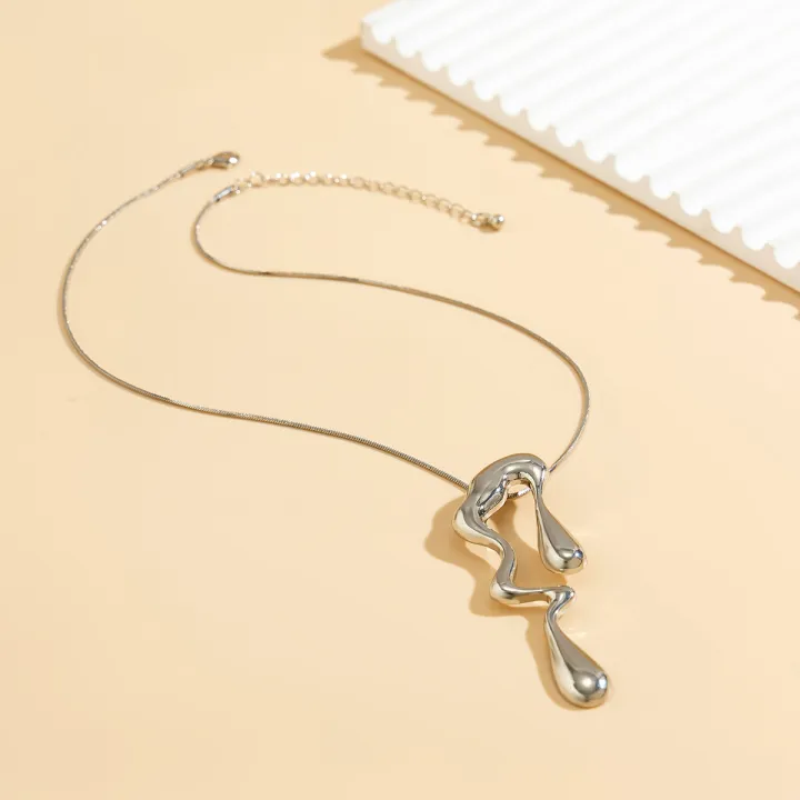 Sale%E3%80%91Sweet%20Cool%20Design%20Sense%20Liquid%20Metal%20Wind%20Neck%20Chain%20Necklace%20Irregular%20Drops%20Necklace%20Women%20-%20Image%203