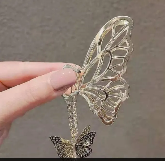 Butterfly%20Metal%20Hair%20Claw%20Clip%20For%20Women%20-%20Image%203