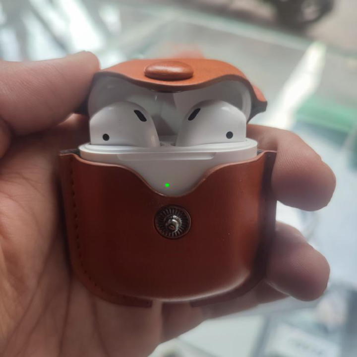 Premiere%20Earbuds%20Prm6%20Bluetooth%205.1%20With%20Leather%20Case%205%20hrs%20Long%20Battery%20Backup%20-%20Image%202