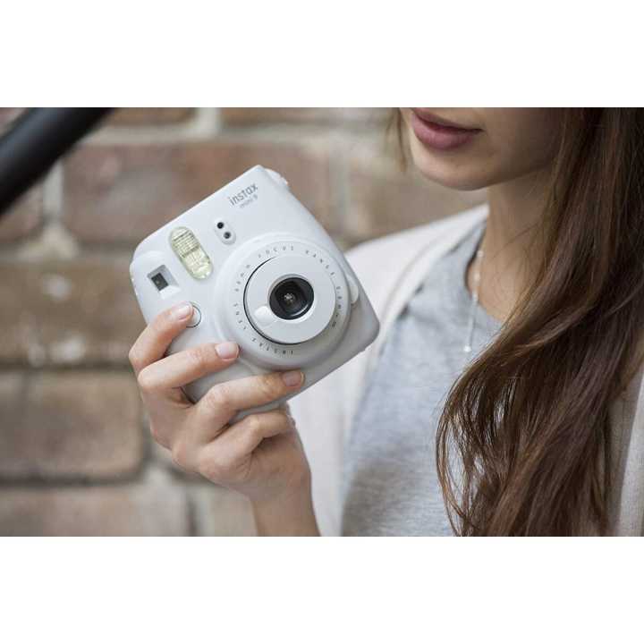 Fujifilm%20Instax%20Mini%209%20Instant%20Camera(Smoky%20White)%20-%20Image%209