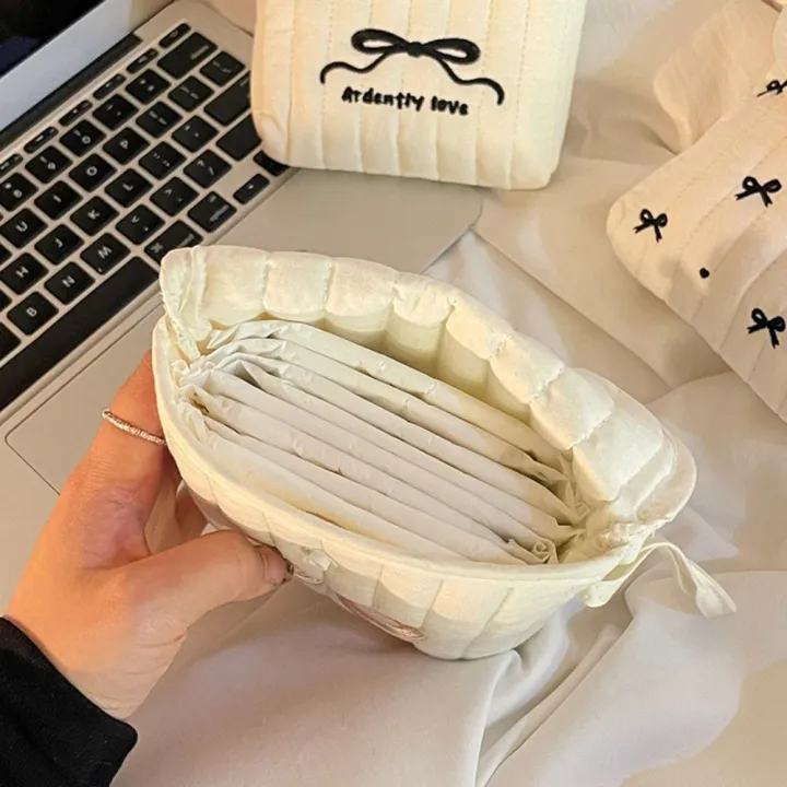 Fashion%20Bow%20Period%20Bag%20Large%20Capacity%20Portable%20Sanitary%20Napkin%20Storage%20Bag%20Multifunctional%20Menstrual%20Pad%20Bag%20Women%20-%20Image%204