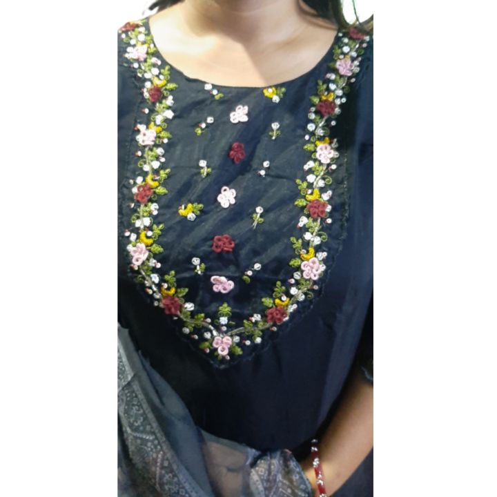 Black%20Fashion%20Kurtha%20Surwal%20Set%20For%20Women%20-%20Image%207