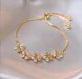 1Pcs Elegant Inlaid Rhinestone Korean Bracelet Fashion Gold Color Flower Charm Bracelet for Women Jewelry Accessories Party Gifts. 