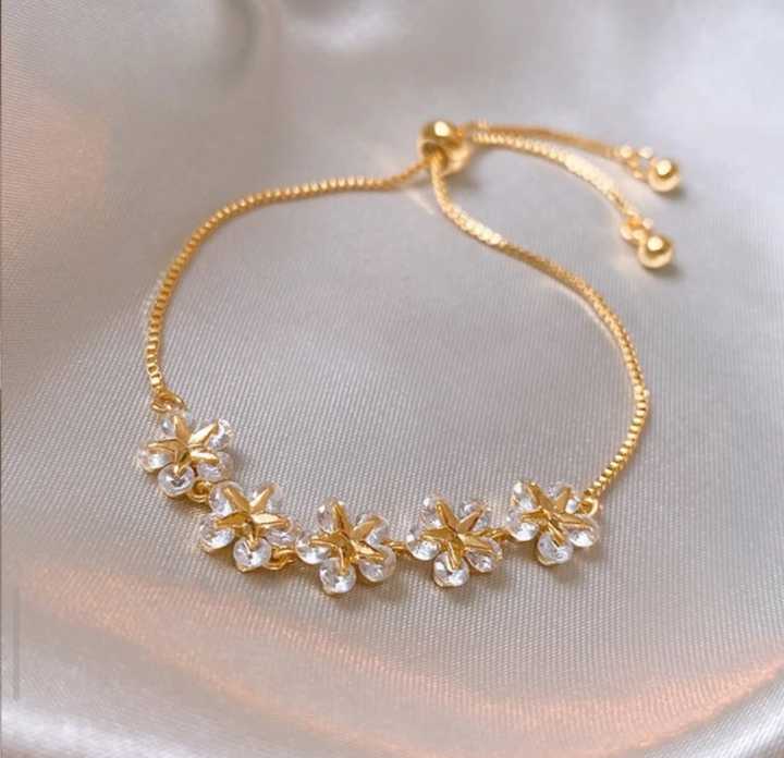 1Pcs%20Elegant%20Inlaid%20Rhinestone%20Korean%20Bracelet%20Fashion%20Gold%20Color%20Flower%20Charm%20Bracelet%20for%20Women%20Jewelry%20Accessories%20Party%20Gifts%20-%20Image%206