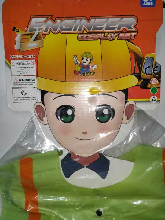 Engineer%20Dress%20Costume%20With%20Packing%20And%20Engineer%20Using%20Equipments%20-%20Image%203