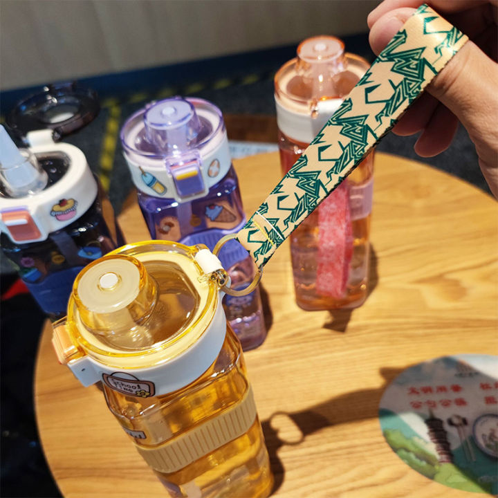 900ml%20Portable%20Cartoon%20Water%20Bottle%20Large%20Capacity%20Drinking%20Bottle%20For%20Summer%20Outdoor%20Sports%20Drinking%20Water%20Supplies%20CF8%20-%20Image%203