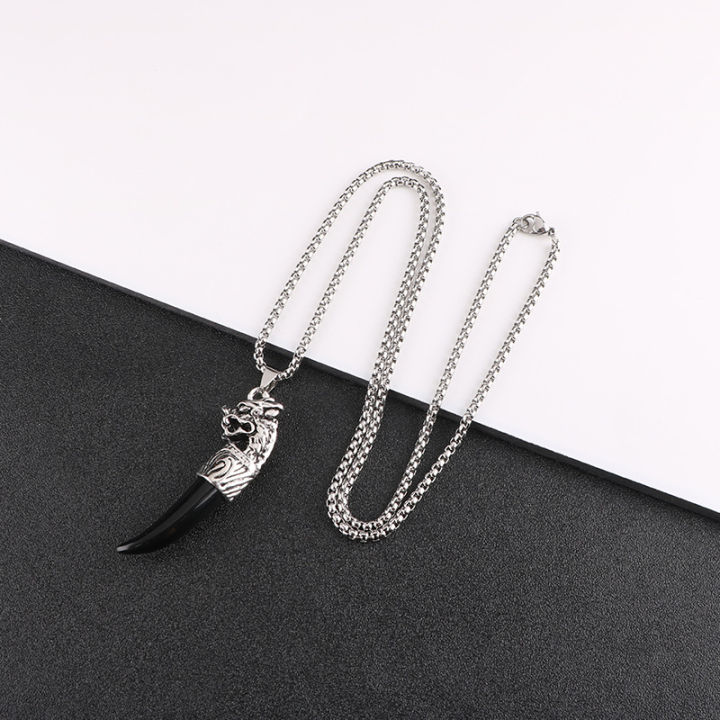 Profesional%20Jewelry%20Accessories%20Pendant%20Vintage%20Personality%20Korean%20Men's%20Necklace%20Wolf%20Tooth%20Domineering%20XLN%20Trend%20Pendant%20Sweater%20Simple%20Jewelry%20-%20Image%204
